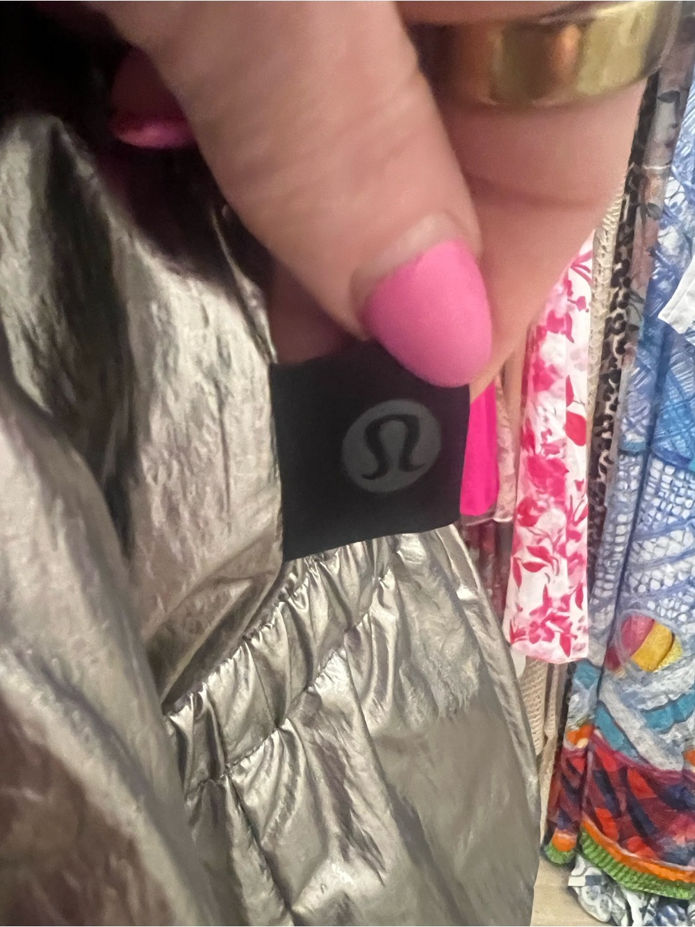 lululemon x Barrys Stronger as One Metallic Silver Windbreaker Jacket 4 - Picture 8 of 9